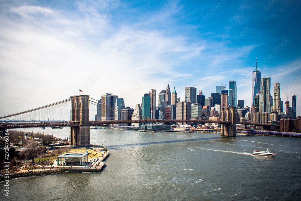 Obraz premium skyline of new york city brooklyn bridge