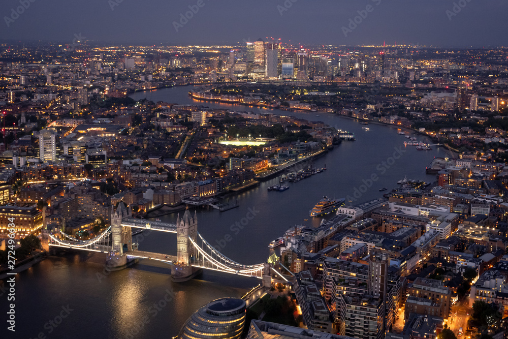 Obraz premium Blue hour London