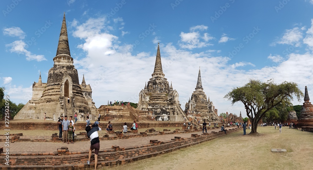 Fototapeta premium Historic City of Ayutthaya, Thailand (Wat Mahathat, Wat Phra Sri Sanphet, Wat Chaiwatthanaram, Wat Phra Ram)