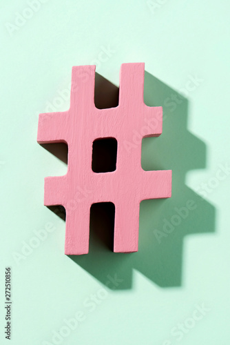 pink hasthag