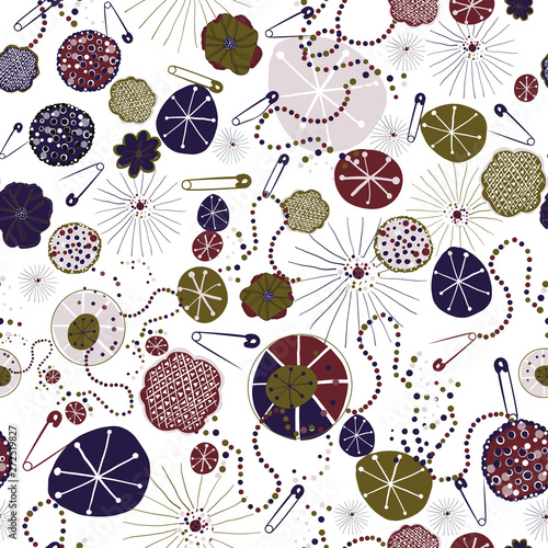 Safety pin and beauty diamonds pattern
