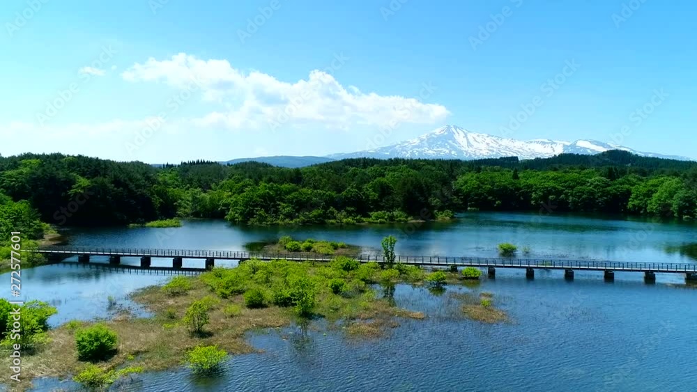 大谷地池と鳥海山空撮 大谷地池と鳥海山空撮