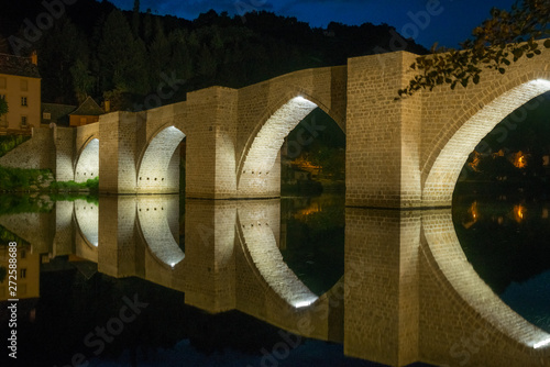 Entraygues sur Truyère, pont de nuit 