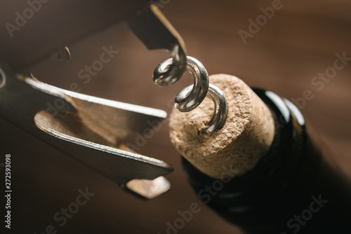 Bild auf Leinwand wine bottle opening