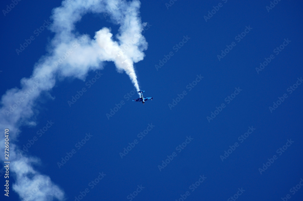 Flugshow mit YAk Flugzeug Flugplatzfest Dessau-Roßlau 2019