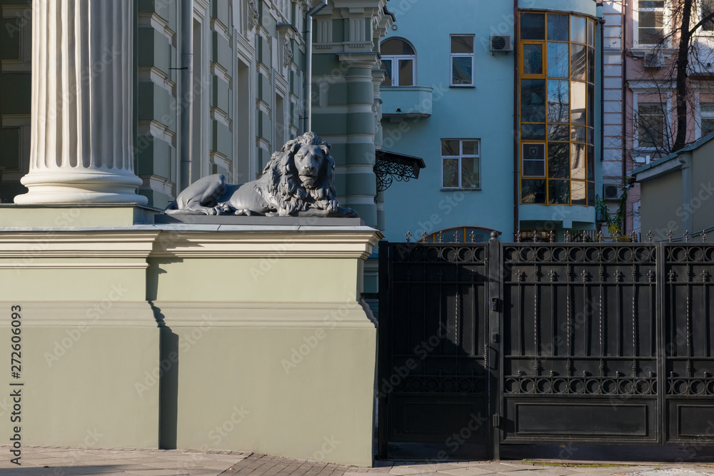 Φωτογραφία MOSCOW - OCTOBER 27, 2018: Von Reck Manor (also known as the Reck Mansion, “House with Lions”) is a building on Pyatnitskaya Street