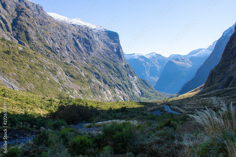 Fototapeta premium Breathtaking Scenery of SH94 Milford Road in South Island, New Zealand