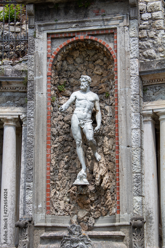 Obraz premium Sacro Monte Varese pilgrims in religious areas