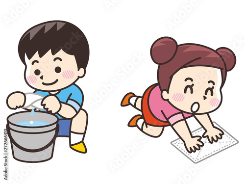 雑巾がけをする子供