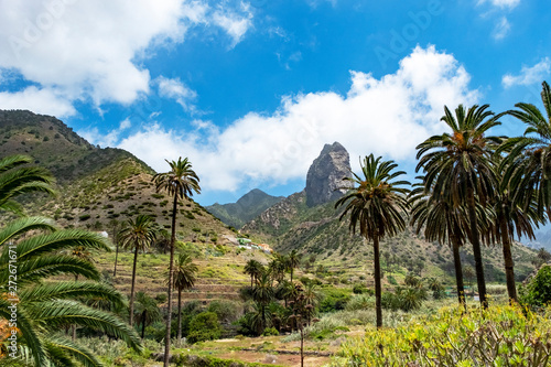 Blick zum Roque Cano über dem Tal von Vallehermoso, La Gomera, Kanarische Inseln