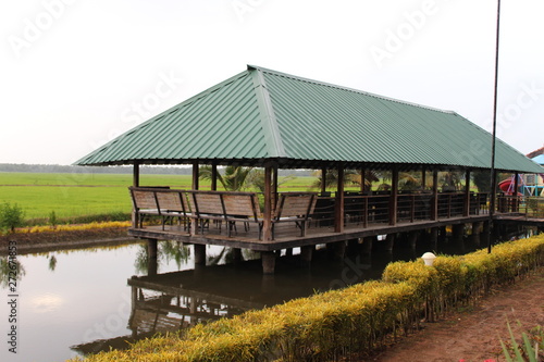 Floating restaurant