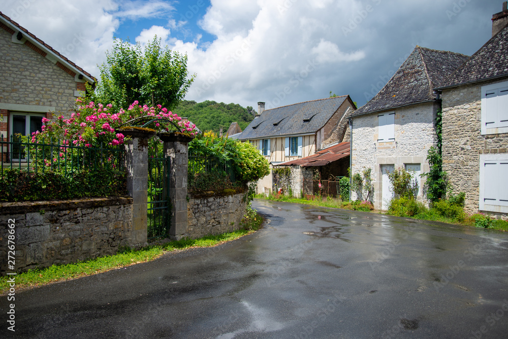 Village de dordogne sous la pluie Village de dordogne sous la pluie
