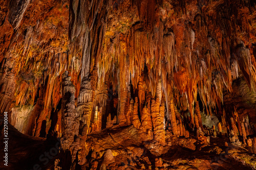 Fototapeta Naklejka Na Ścianę i Meble -  Cave stalactites, stalagmites, and other formations at Luray Caverns. VA. USA.