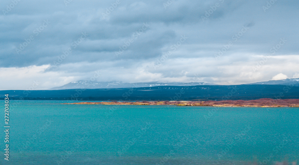 Thingvallavatn is a rift valley lake in southwestern Iceland. With a surface of 84 km² it is the largest natural lake in Iceland.