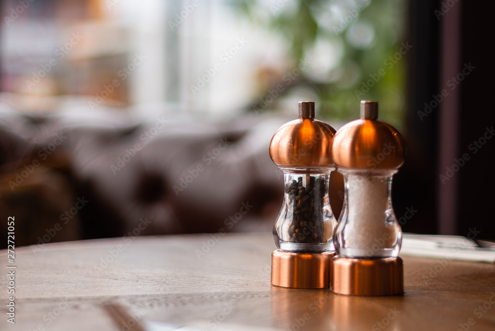 Irish salt and pepper shakers online