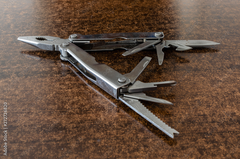 Obraz premium A claw with several uses.