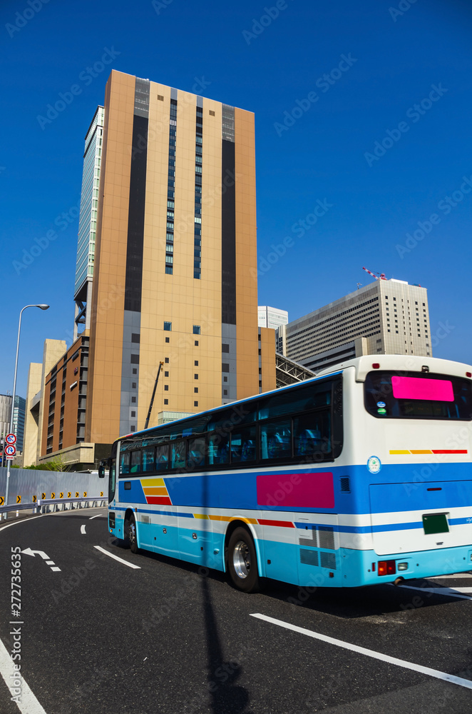 大阪 梅田・大阪駅とリムジン・バス