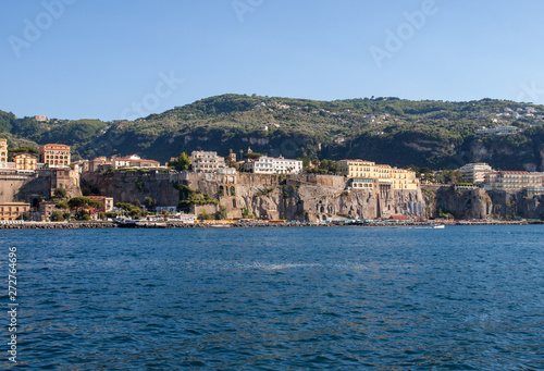 Fototapeta Naklejka Na Ścianę i Meble -   View of houses and hotels on the cliffs in Sorrento. Gulf of Naples, Campania, Italy
