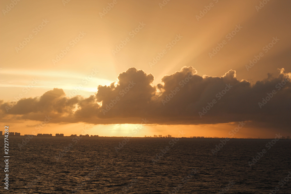 Naklejka premium Ocean Sunset