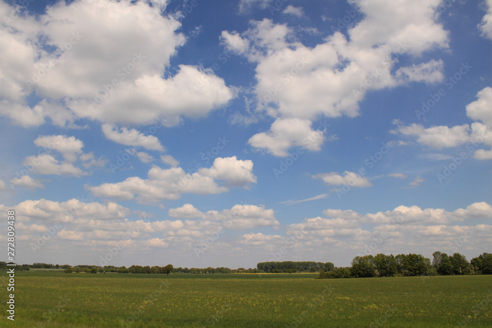 Flaches Land an der Weser bei Verden Flaches Land an der Weser bei Verden
