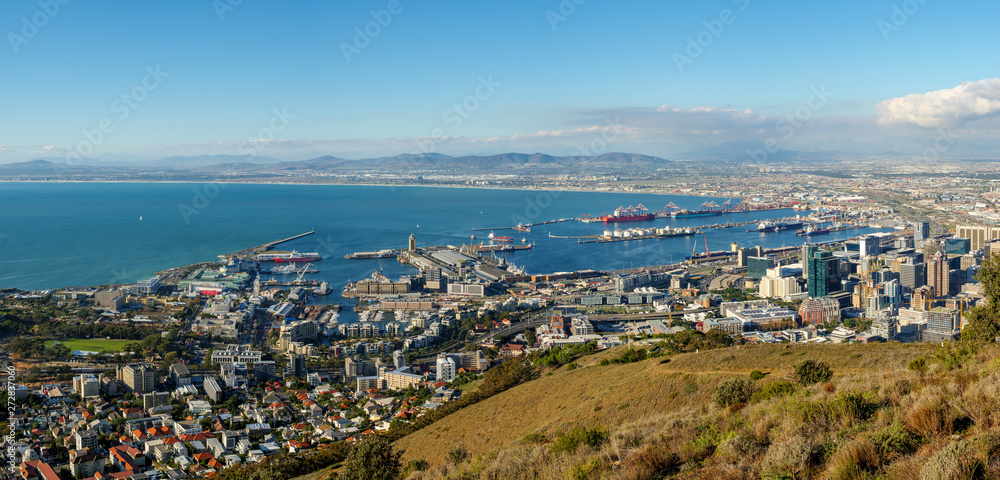 Fototapeta premium Amazing panoramic view of beautiful Cape Town from the slopes of Signal Hill showing V&A waterfront, harbour and business centre. Western Cape. South Africa