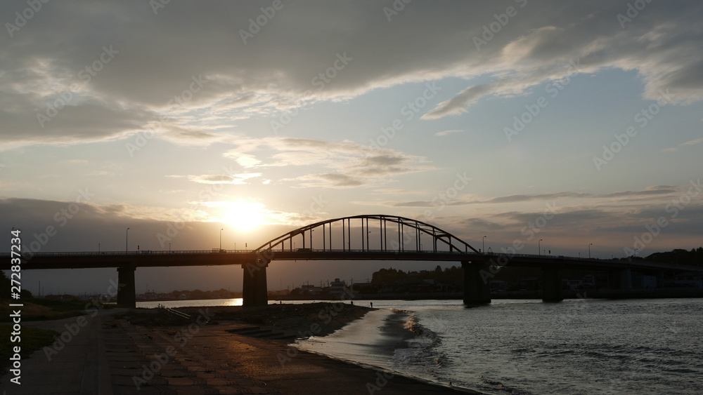 Fototapeta premium 海門橋 那珂川 夕日