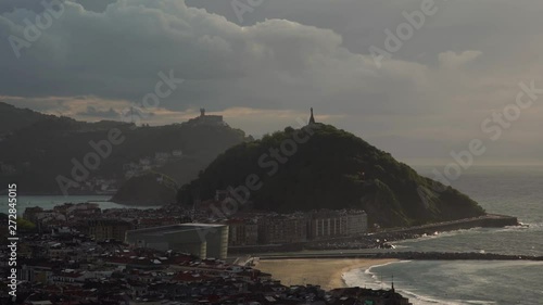 Ciudad de Donostia - San Sebastian al atardecer, Pais Vasco, España