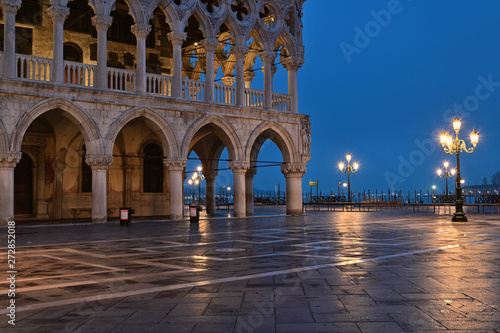 Venedig - Dogenpalast am Morgen