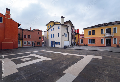 Fototapeta Naklejka Na Ścianę i Meble -  Colorfull houses in the centre of Caorle, Italy
