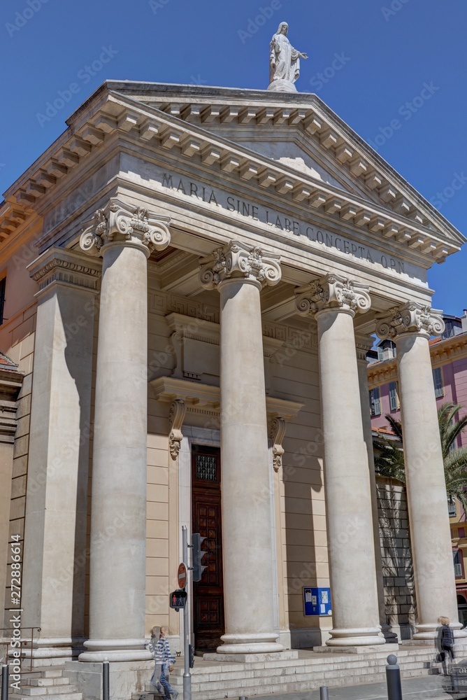 Naklejka premium Ville de Nice sous la côte d'Azur