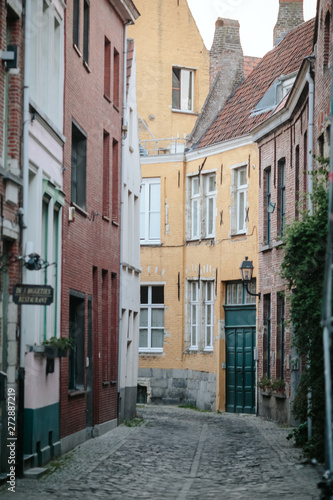 Fototapeta Naklejka Na Ścianę i Meble -  Ghent cobble street