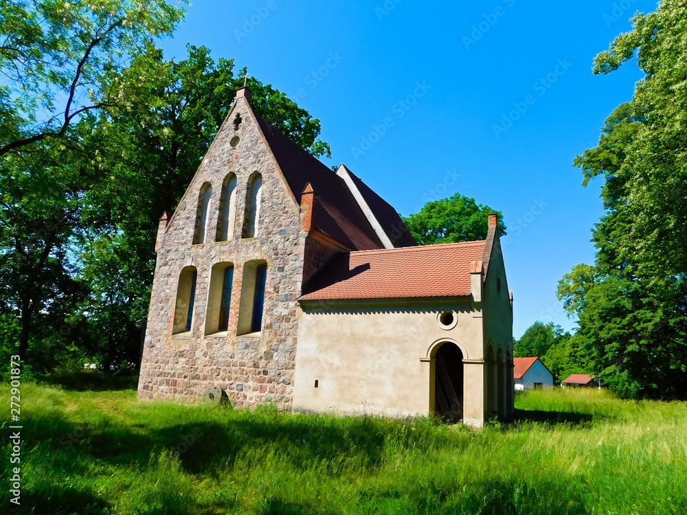 Frühgotisches Kirchengebäude aus dem 13. Jahrhundert