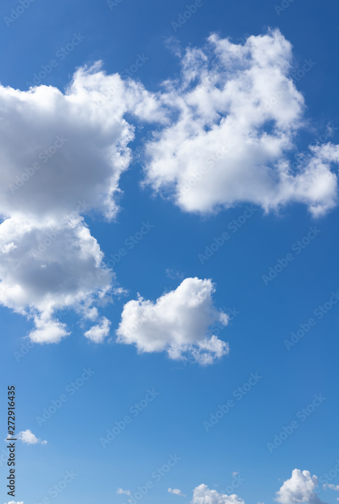 Obraz premium Cloudy sky in summer