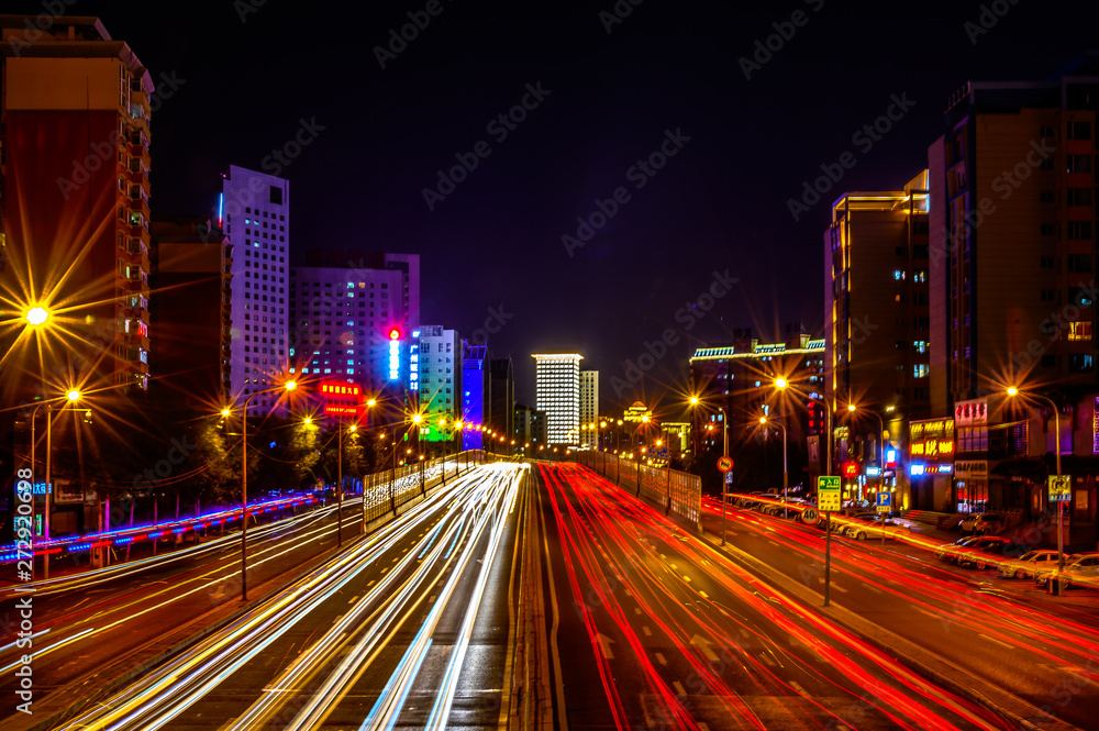 Fototapeta premium Wgląd nocy wiaduktu Yatai Street w mieście Changchun