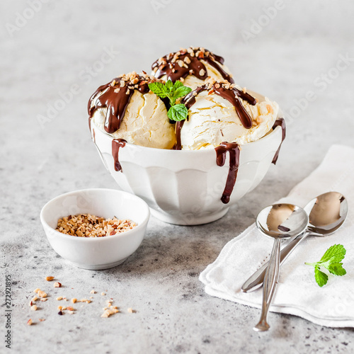 Vanilla Ice Cream with Chocolate Topping