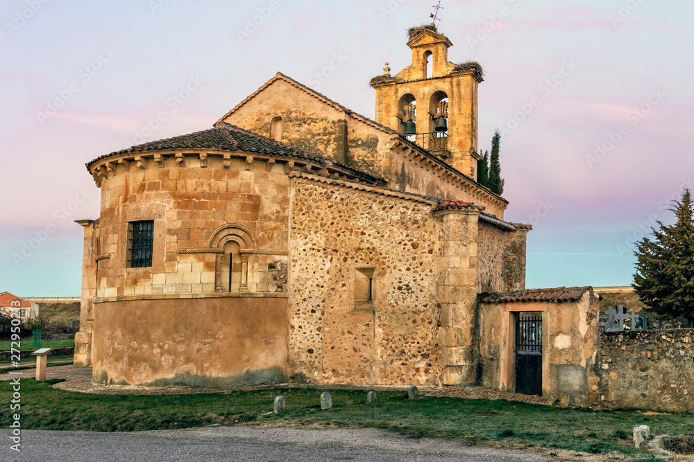 Iglesia de la Asunción en Castillejo de Mesleón. Segovia. España.