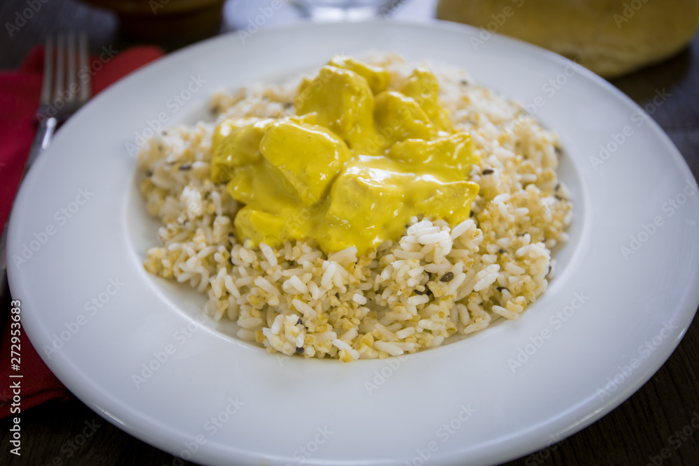 poulet au curry et riz poulet au curry et riz
