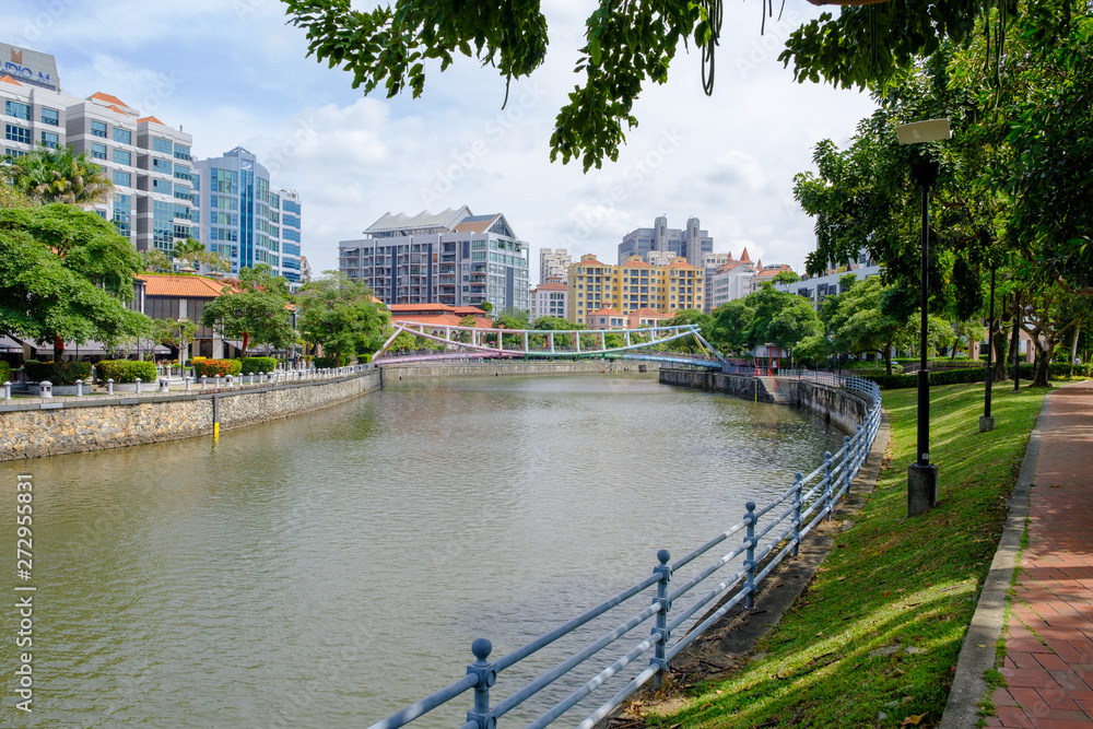 Singapore River Walking Route is suitable for walking, exercising, good weather and beautiful.