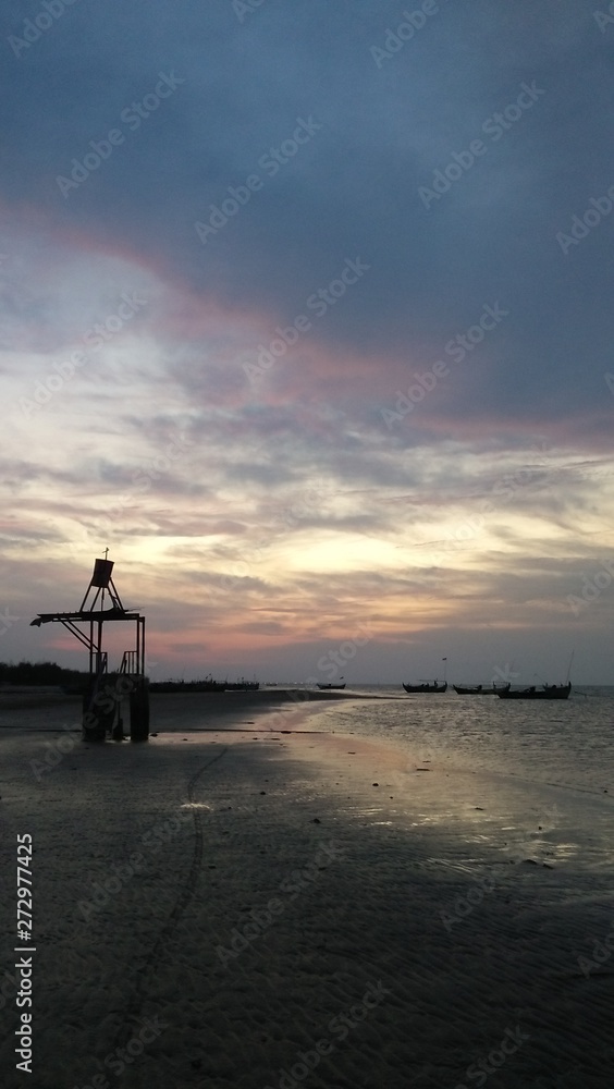 Fototapeta premium sunset on the beach