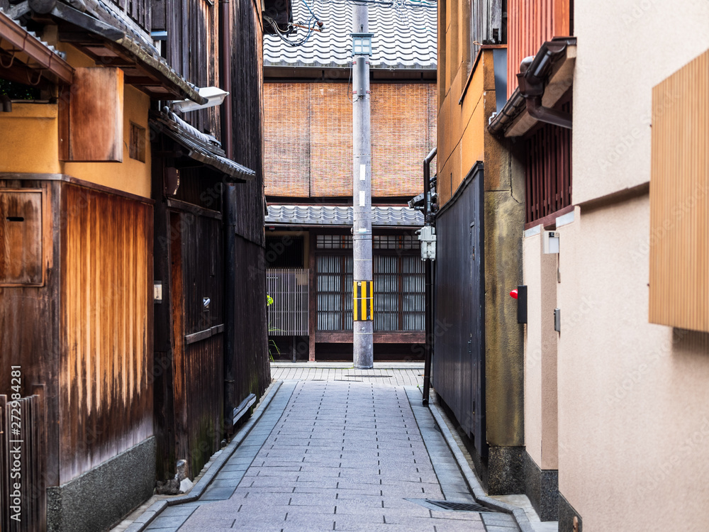 Fototapeta premium 京都 祇園の路地
