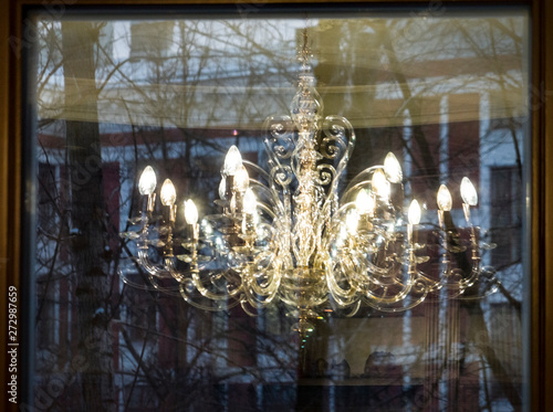 Tableau sur toile world behind the looking-glass