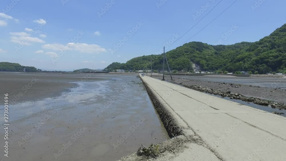 A road that sinks into the sea at high tide (Nagabeta-Kaisyouro)