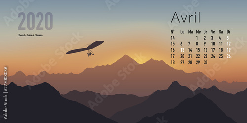 Calendrier 2020 prêt à imprimer en version française, composé d’une page pour chaque mois et d’une page de couverture. Ici le mois d'avril. Il illustre le calme et la liberté avec des paysages de 