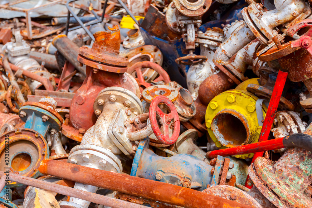 Ταπετσαρία Various aged rusted parts of obsolete equipment at junkyard