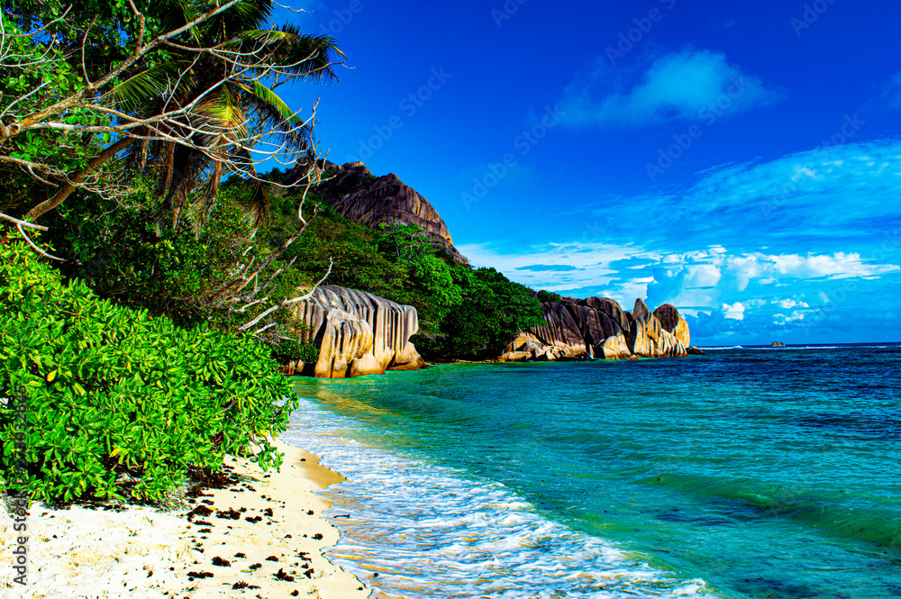 Fototapeta premium rocks and clouds