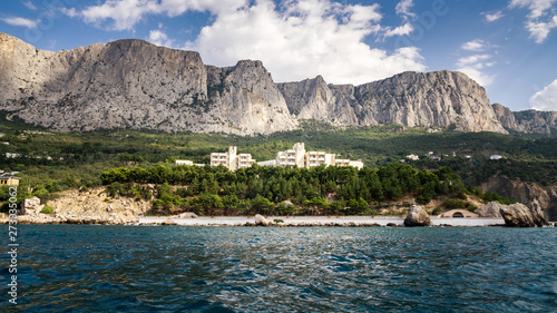 Panorama of the forossky Park en backdrop of Crimean mountains 5