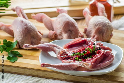 Codornices aliñadas