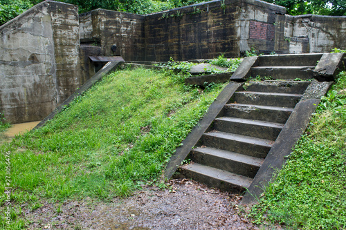 Fort Hunt, a former US Navy fort, defensive fort and it's navel gun battery battery. This fort was made for the Spanish American war, updated for WWI, and used as a POW camp in WWII.