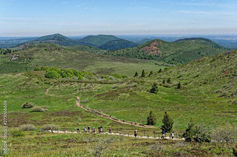 Naklejka premium Paysage Nord du Puy-deDôme, Unesco, Auvergne, Auvergne Rhône Alpes, France