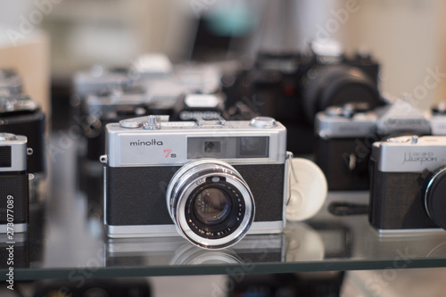 Vintage Cameras Shop with various models of analog cameras